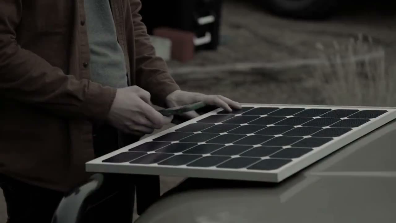 Solar panel mounted on a 4WD out bush